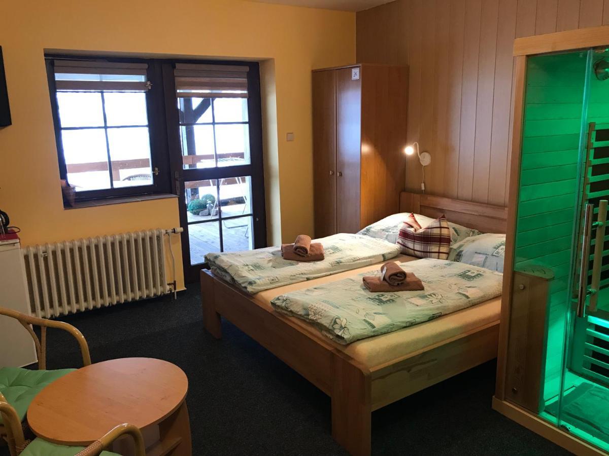Železná Ruda Pension Aura Spicak, Nektere Pokoje Se Saunou מראה חיצוני תמונה